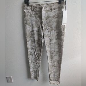 🆕 Calvin Klein Beige Military Camouflage Cotton Straight leg Pants (6)